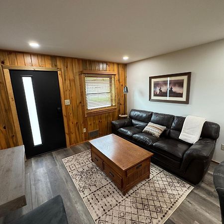 Sportsman Lodge Melrose Mt 巴提 外观 照片