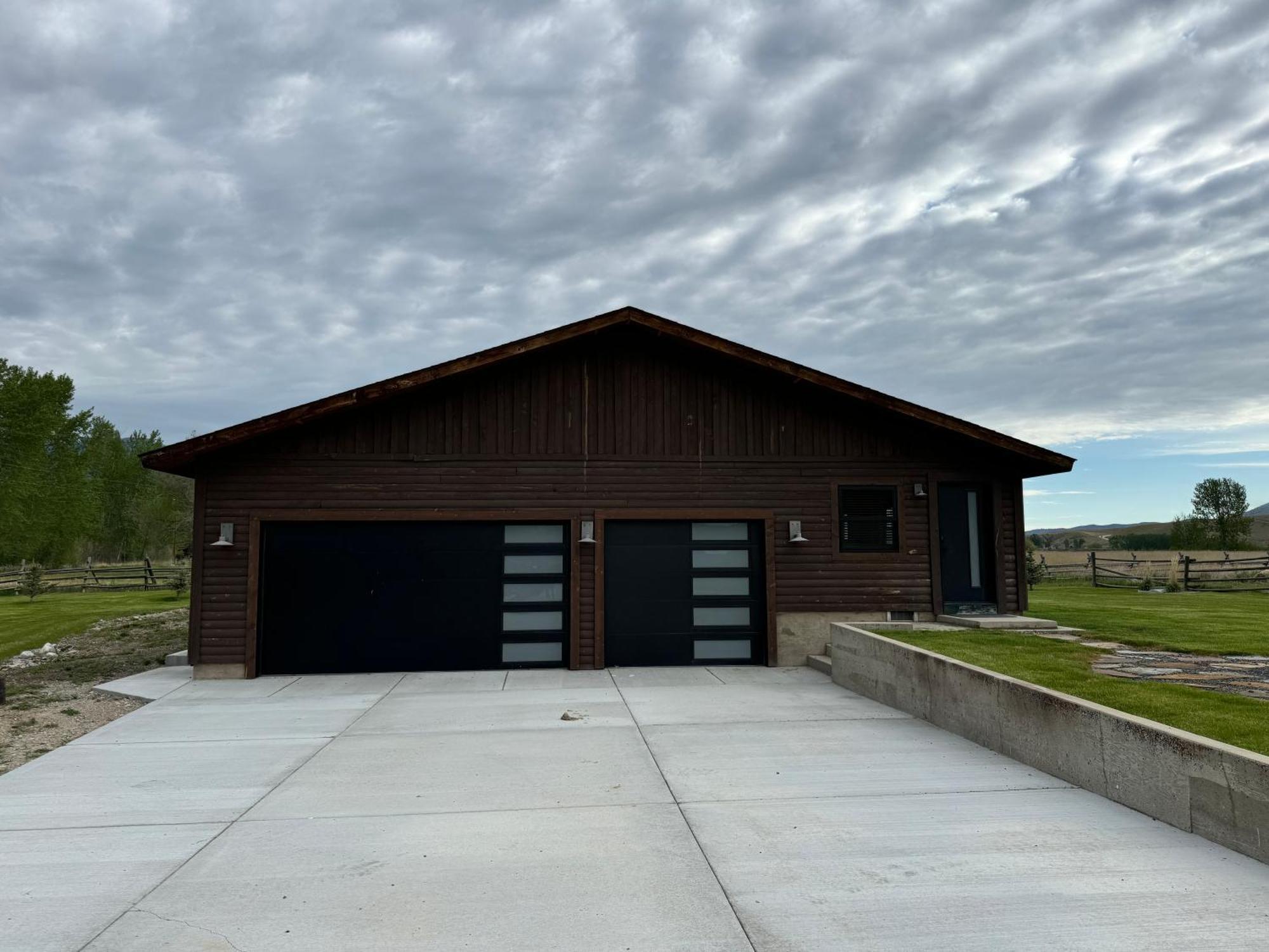 Sportsman Lodge Melrose Mt 巴提 外观 照片