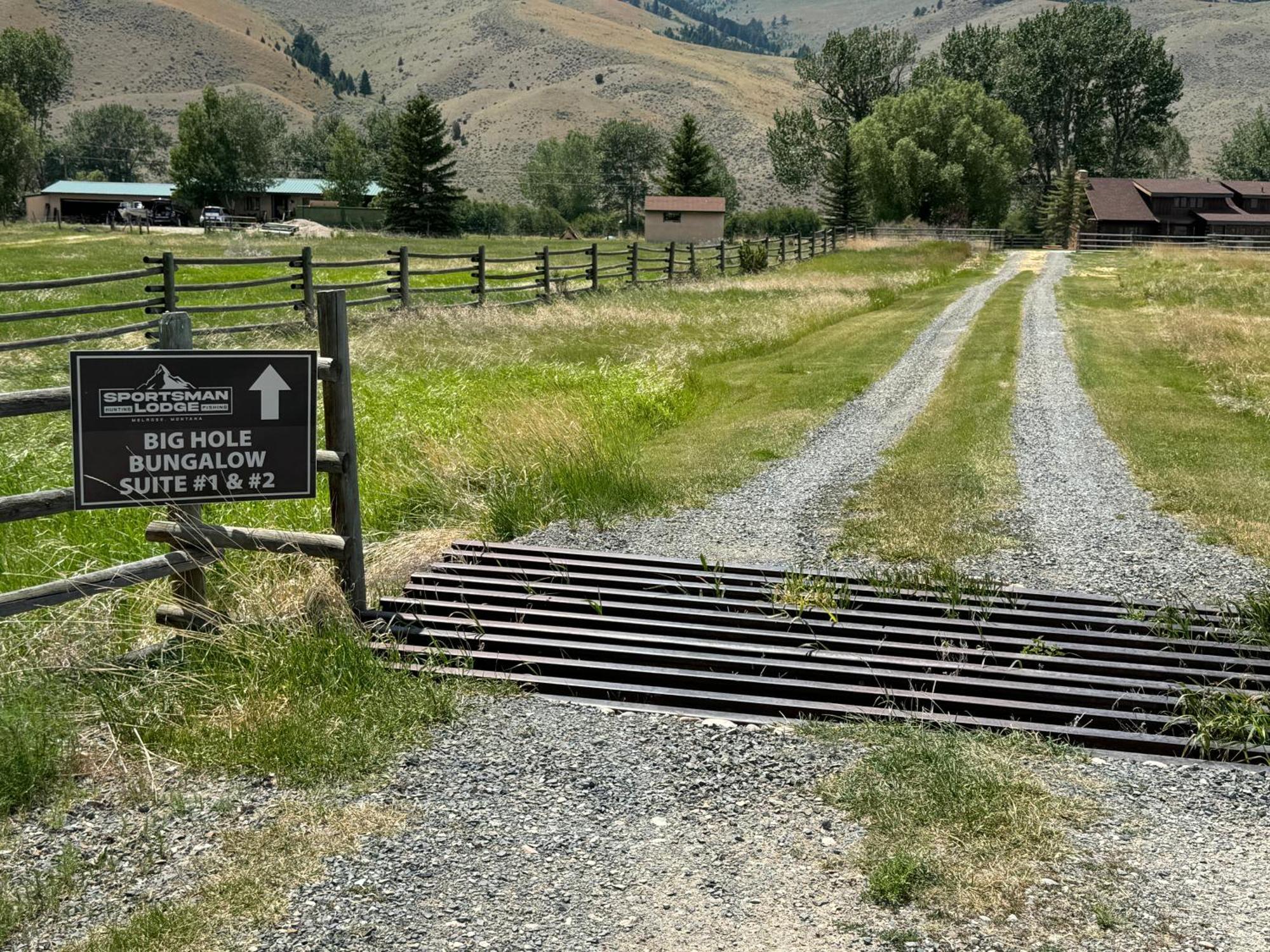 Sportsman Lodge Melrose Mt 巴提 外观 照片