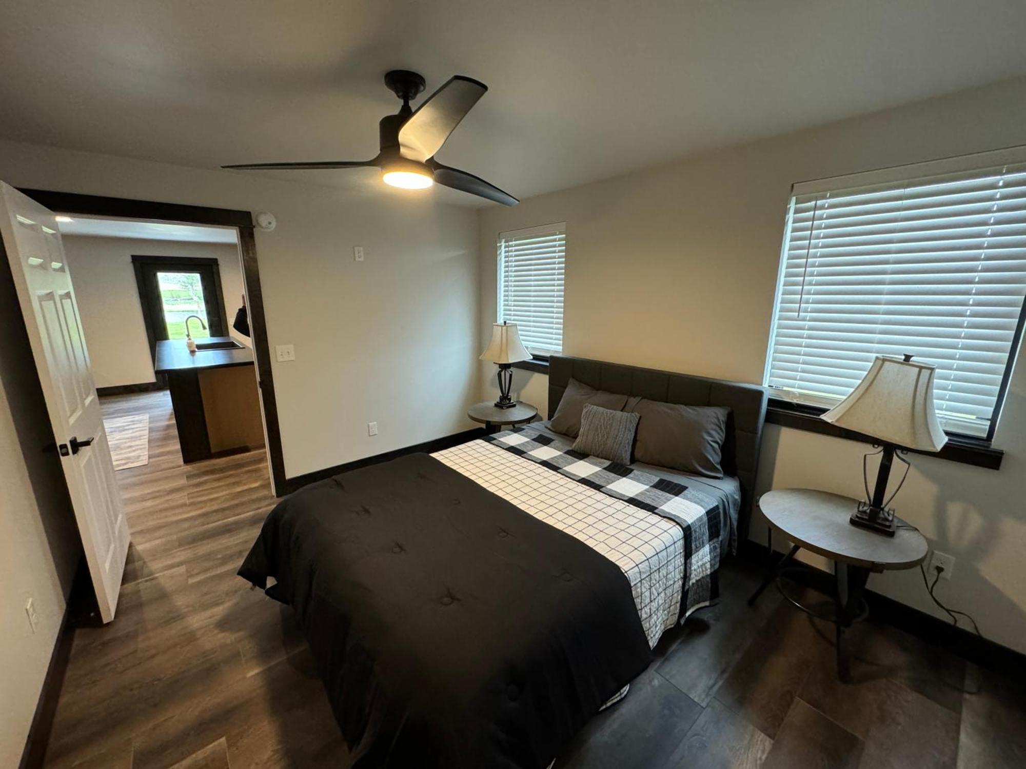 Sportsman Lodge Melrose Mt 巴提 外观 照片