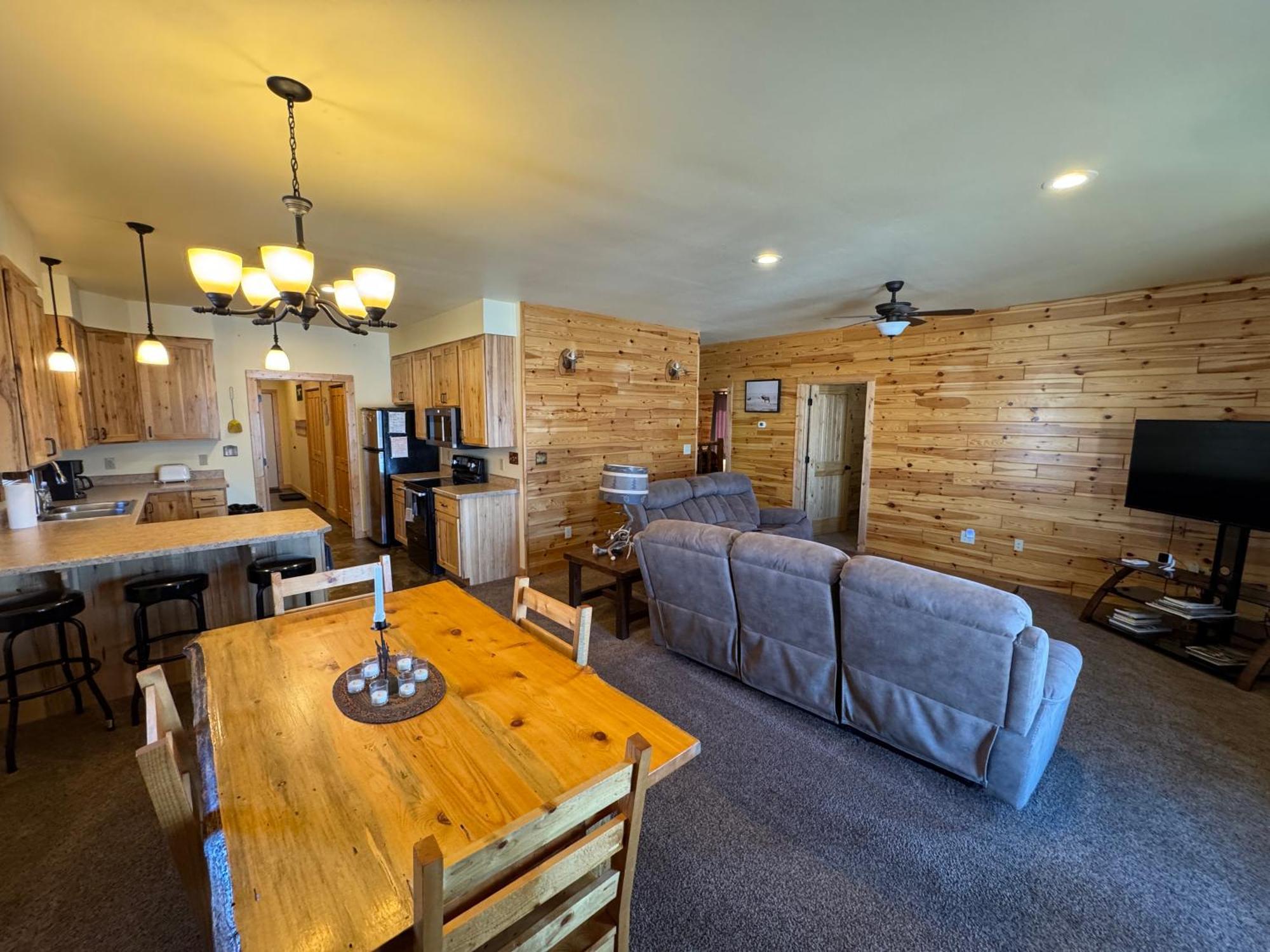 Sportsman Lodge Melrose Mt 巴提 外观 照片