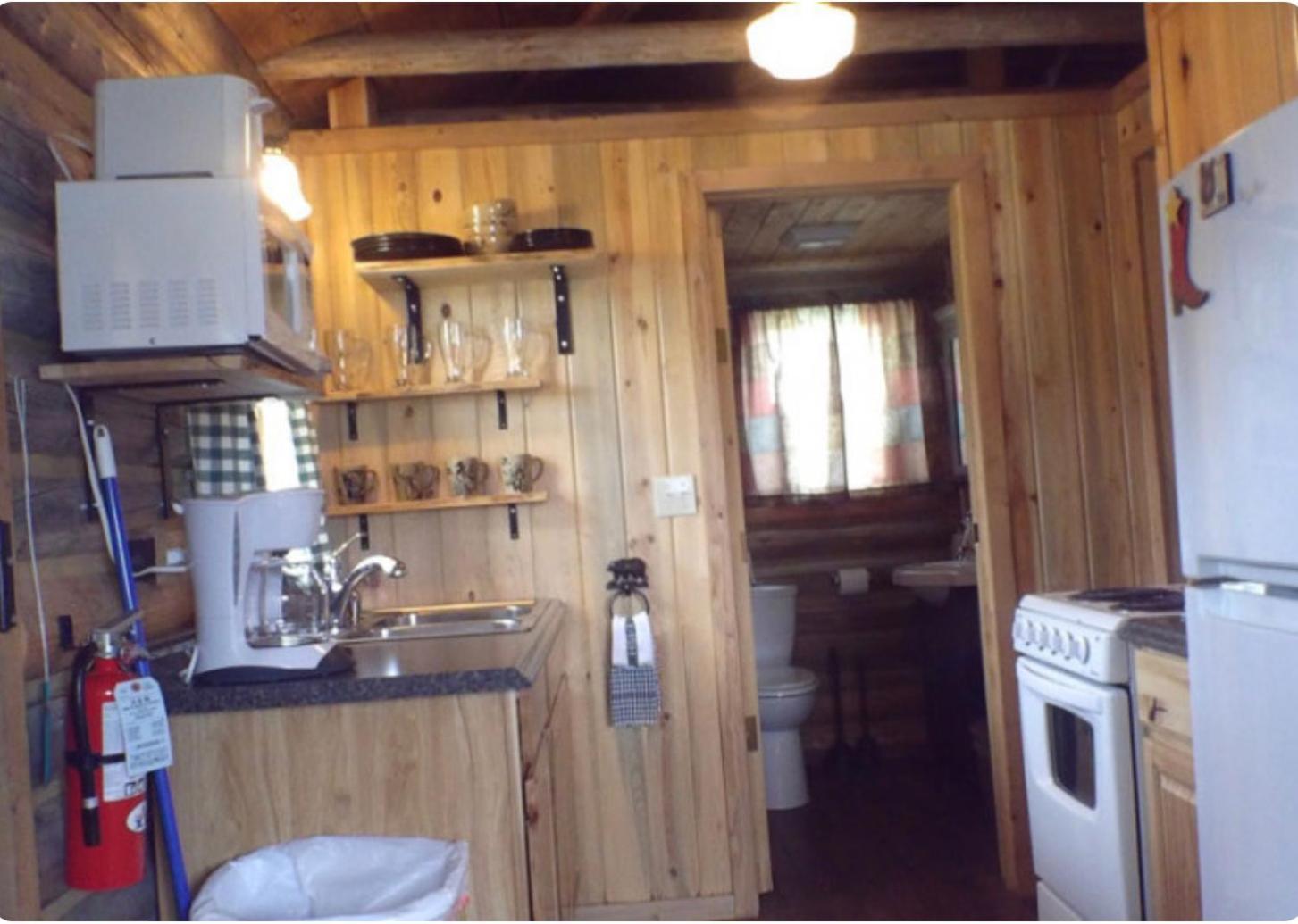 Sportsman Lodge Melrose Mt 巴提 外观 照片