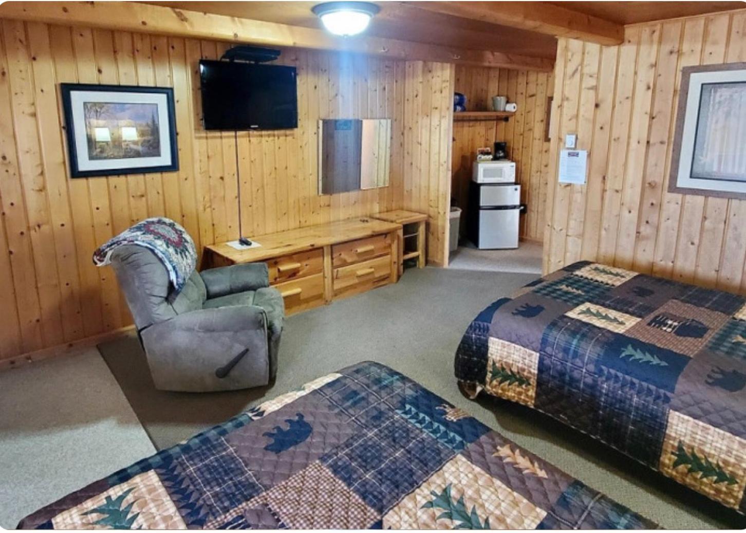 Sportsman Lodge Melrose Mt 巴提 外观 照片
